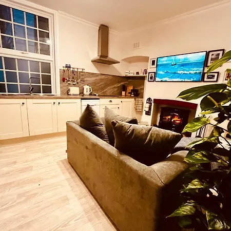 Ingleside Mews Apartment Whitby