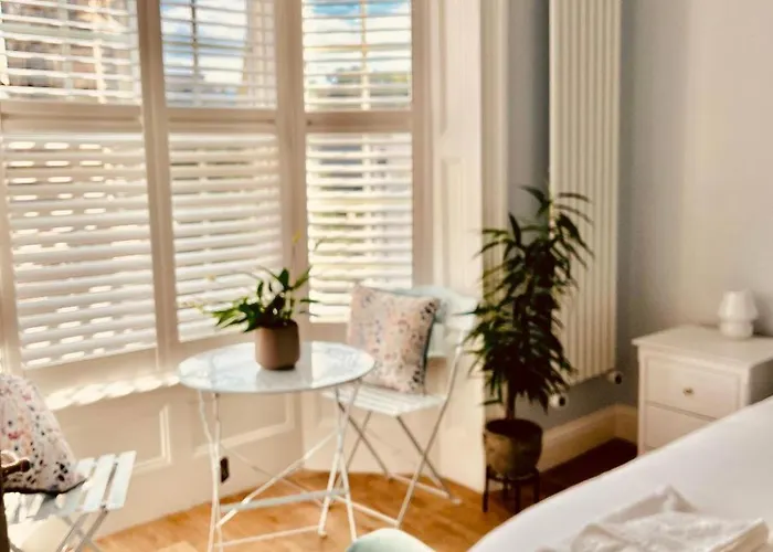 Ingleside Mews * Уитби