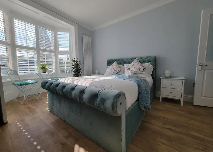 Ingleside Mews Уитби