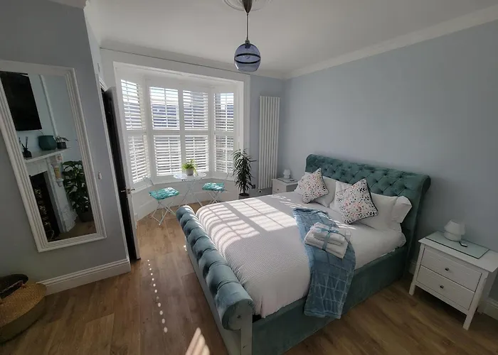 Ingleside Mews Apartman *